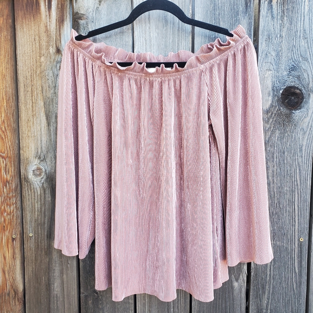 J.O.A. Blush Pleated Felicity Pink Flowy Top - Picture 3 of 7